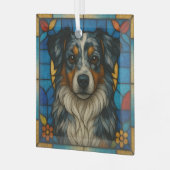 ミニチュアのアメリカの羊飼いメルル「ステンドグラス」 ガラスオーナメント (正面左)