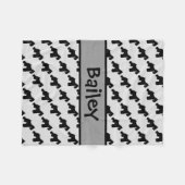 ミニチュアカスタムシュナウザードッグシルエット フリースブランケット (正面(横))