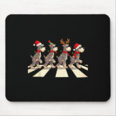 ミニチュアシュナウザードッグクロッシングロードクリスマス マウスパッド (正面)