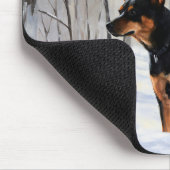 ミニチュアピンシャーで雪のクリスマスを過ごす マウスパッド (コーナー)