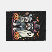 ミニチュアSchnauzerハロウィーンの衣装ミイラの魔女 フリースブランケット (正面(横))