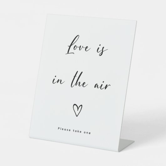 ミニマエレガントリストの愛が空気の印に入結婚っている 台座サイン (正面)
