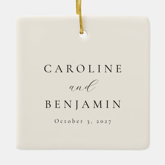 ミニマエレガントリストアイボリークリーム名前をカスタムする結婚ズ セラミックオーナメント (正面)