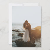 ミニマエレガントリストタイポグラフィシック2フォト結婚ズ 招待状 (裏面)