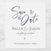 ミニマエレガントリストハート結婚式の日付を保存 ワインラベル (シングルラベル)