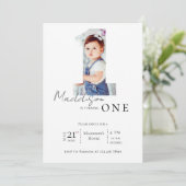 ミニマエレガントリストフォトキッズファースト誕生日パーティー 招待状 (スタンド正面)