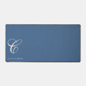 ミニマエレガントリストモダンモノグラム、ブルーデニム デスクマット (正面)