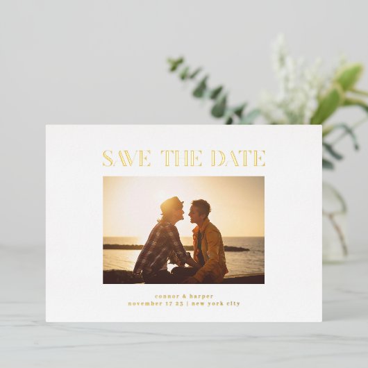 ミニマエレガントリスト写真の日付の実在金ゴールド 箔招待状 (立ち正面)