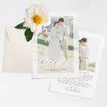 ミニマエレガントリスト結婚スクリプトの写真 サンキューカード<br><div class="desc">ミニマエレガントリスト愛ハートス結婚クリプトの写真サンキューカード。これは、完全に編集可能な背景と文字の色を持つ両面カードテンプレートで感謝していす。</div>