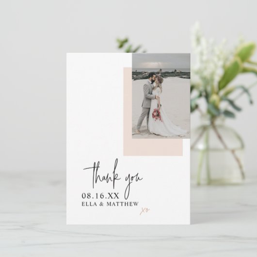 ミニマエレガントリスト赤面ピンクスクリプトフォント結婚 サンキューカード (スタンド正面)