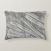 ミニマシンプルリストのベージュのクリームワイルドフラワーストライプズ アクセントクッション (正面)