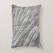 ミニマシンプルリストのベージュのクリームワイルドフラワーストライプズ アクセントクッション (正面(垂直))