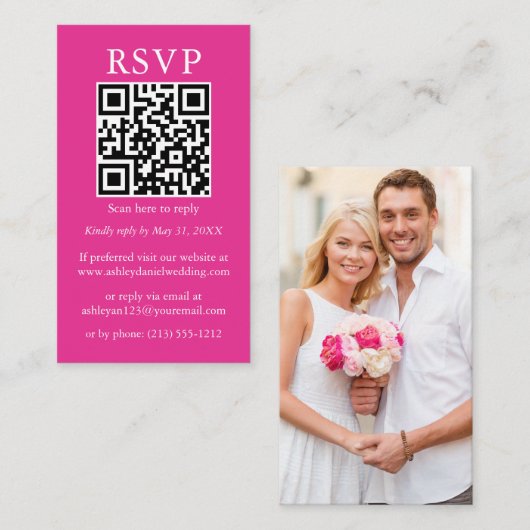 ミニマシンプルリスト結婚のQRフォトホットピンクRSVP エンクロージャーカード (正面/裏面)
