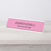 ミニマパーソナライズされたカスタマイズリスト名ピンク色 デスクネームプレート (正面)