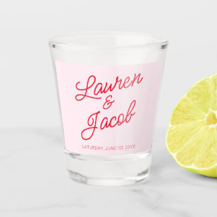 ミニマモダンミニマルリストのピンクと赤結婚の ショットグラス