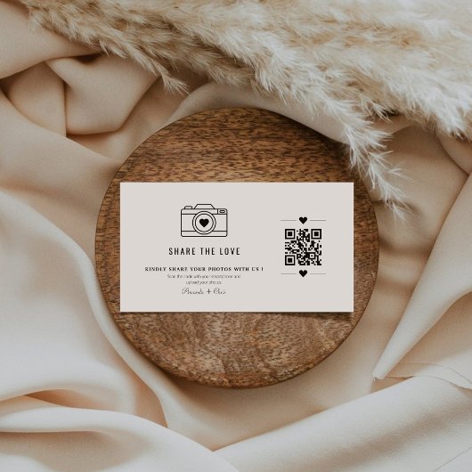 ミニマモダンリストが愛のQRコードをキャプチャ エンクロージャーカード