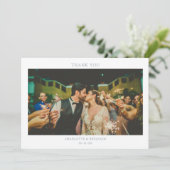 ミニマモダンリストのダスティ・ブルー結婚フォト サンキューカード (スタンド正面)