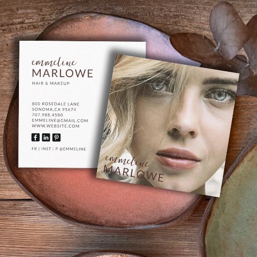 ミニマモダンリストのヘアメイクアップアーティスト写真 スクエア名刺