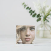 ミニマモダンリストのヘアメイクアップアーティスト写真 スクエア名刺 (スタンド正面)