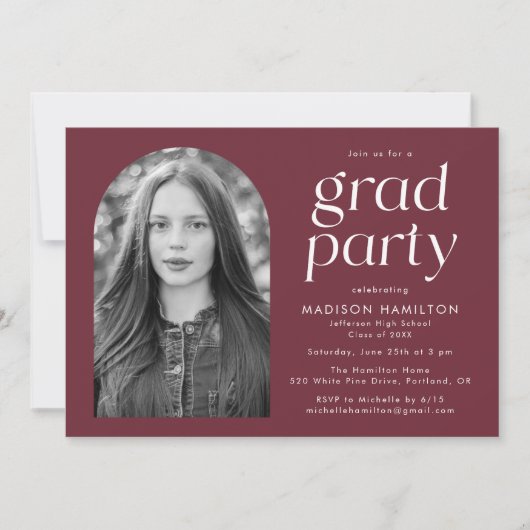 ミニマモダンリストのマルーン写真卒業パーティー 招待状 (正面)