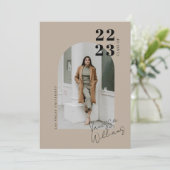 ミニマモダンリストアーチフォト卒業パーティー 招待状 (スタンド正面)