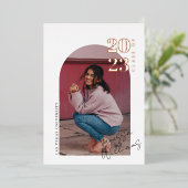 ミニマモダンリストアーチフォト卒業パーティー 箔招待状 (立ち正面)