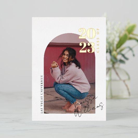 ミニマモダンリストアーチフォト卒業パーティー 箔招待状 (立ち正面)