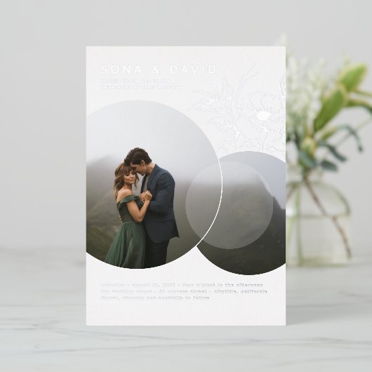 ミニマモダンリストフローラ結婚の写真 箔招待状 (立ち正面)