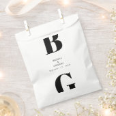 ミニマモダンリストブラック&ホワイトモノグラム結婚ズ フェイバーバッグ (クリップ留めされた状態)