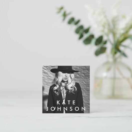 ミニマモダンリストプロフェッショナル写真QRコード スクエア名刺 (スタンド正面)