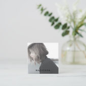 ミニマモダンリストプロフェッショナル美容師写真 スクエア名刺 (スタンド正面)