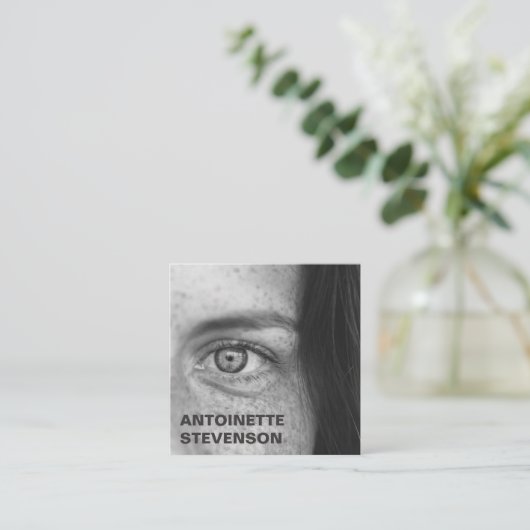 ミニマモダンリストプロフェッショナル スクエア名刺 (スタンド正面)