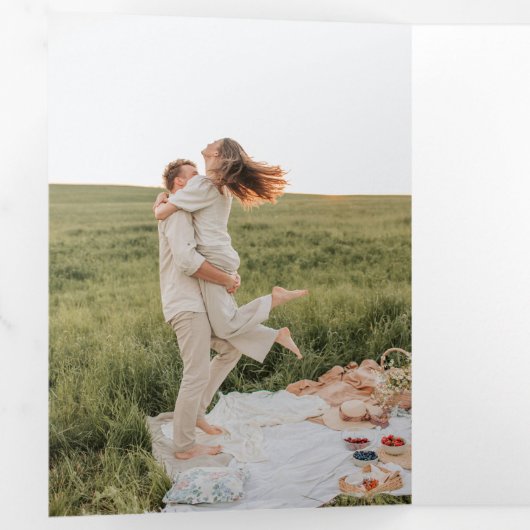 ミニマモダンリストモノグラムブラック&ホワイト結婚ズ 三つ折り招待状 (内部最初)