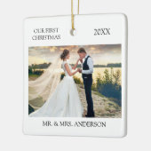 ミニマモダンリスト初めてのクリスマス写真結婚の セラミックオーナメント (左)