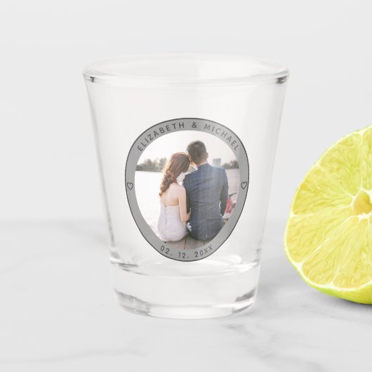 ミニマモダンリスト新結婚規のカップルの結婚写真 ショットグラス (正面)