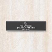 ミニマモダンリスト法律事務所の提唱者ルーム サインプレート (正面)