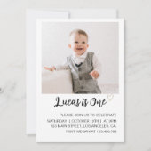 ミニマモダンリスト白黒誕生日写真 招待状 (正面)