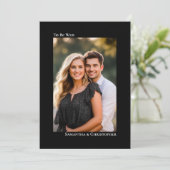 ミニマモダンリスト縦型フォトブラック結婚ズ 招待状 (スタンド正面)