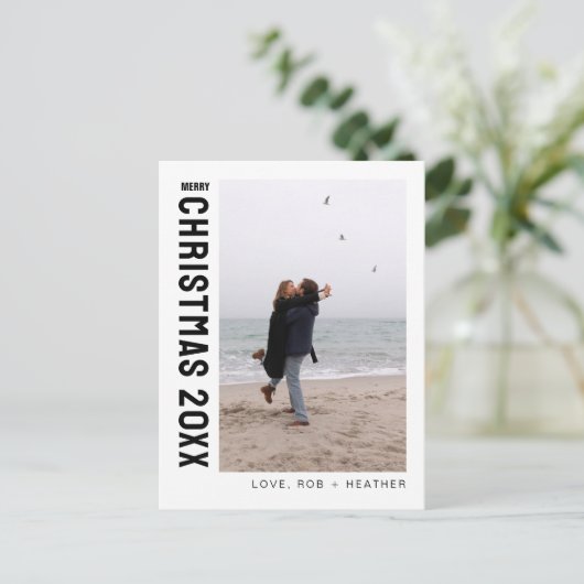 ミニマモダンリスト1枚のフォトパーソナライズされたクリスマス シーズンポストカード (スタンド正面)