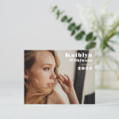 ミニマモダンリスト3フォトシック卒業パーティー インビテーションポストカード (スタンド正面)