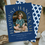 ミニマモダンリストHanukkah Arcフォトフォイル 箔シーズンカード<br><div class="desc">このミニマルスタイリッシュなホリデーカードデザインは、アーク写真テンプレートと大きなクラシックセリフのホイルがダークブルーの背景にアーチフレームの端を包む「HAPPIEST HANUKKAH」という言葉であいさつのまわりにを押すことを特徴としている。その他の願い事や姓は下の方にある。カードの背面には、同じネイビーモダンブルー色の抽象芸術幾何学的「デイビッドの星」パターンが詰まっている。設計/オリジナルのアートワークby fat*fa*tin.独自の文字メッセージ、家族の名前、年、写真、またはイメージでパーソナライズする簡単。 www.zazzle.com/fat_fa_tin www.zazzle.com/color_therapy www.zazzle.com/fatfatin_blue_knot www.zazzle.com/fatfatin_red_knot www.zazzle.com/fatfatin_box www.zazzle.com/fatfatin_mini_me www.zazzle.com/fatfatin_design www.zazzle.com/fatfatin_ink</div>