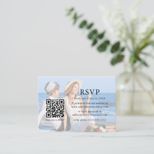 ミニマモダンリス結婚トのQR RSVPオーバーレイフォト エンクロージャーカード (スタンド正面)