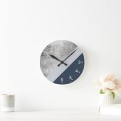 ミニマモダンルネイビーブルー灰銀箔ブロック ラウンド壁時計 (ホーム)