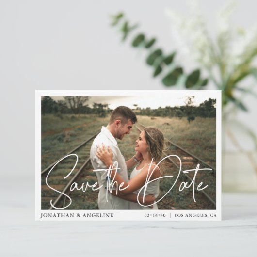 ミニマリスタイリッシュストが日付の写結婚真を保存 招待状 (スタンド正面)