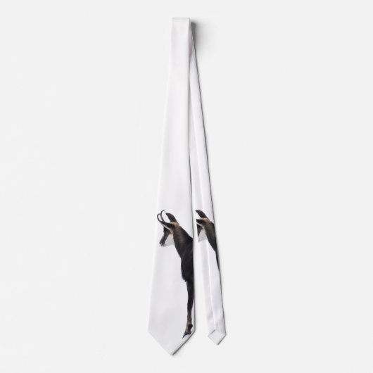 ミニマリスティックなアルプスのシャモアの山羊が雪の上に立つ ネクタイ (正面)