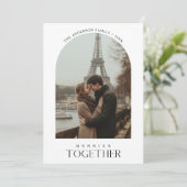 ミニマリストな幸せな二人 愛のアーチ カップル写真 シーズンカード (スタンド正面)