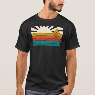 ミニマリストな日の出と波 Tシャツ
