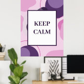 ミニマリストな「Keep Calm」セージ＋パープルの抽象芸術  ポスター (ホームオフィス)
