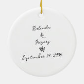 ミニマリストのスクリプト書の手タイポグラフィ結婚の セラミックオーナメント (裏面)