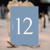 ミニマリストのダスティブルーテーブル結婚番号のカード 招待状